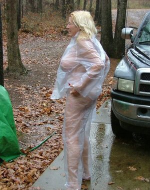 18 year old cutie Christine Paradise pulling denim shorts aside